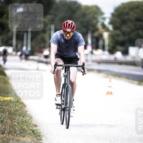 16.08.2026 - KN Förde Triathlon 2026 H.Heesch http://msf.ph/oto/9981985 16.08.2026 12:52:10 Radfahren 505, 531 meine-sportfotos.de