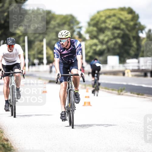 16.08.2026 - KN Förde Triathlon 2026 H.Heesch http://msf.ph/oto/9982001 16.08.2026 12:52:37 Radfahren 532, 533, 558 meine-sportfotos.de