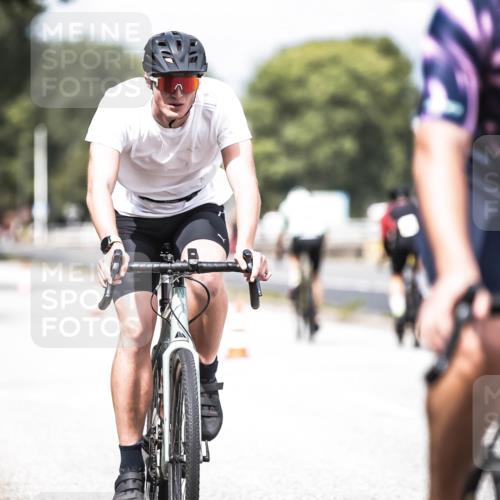 16.08.2026 - KN Förde Triathlon 2026 H.Heesch http://msf.ph/oto/9982019 16.08.2026 12:52:38 Radfahren 532, 533, 558 meine-sportfotos.de