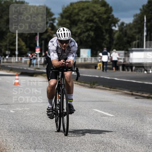 16.08.2026 - KN Förde Triathlon 2026 H.Heesch http://msf.ph/oto/9982030 16.08.2026 12:52:50 Radfahren 504, 546, 562, 580, 705, 710 meine-sportfotos.de