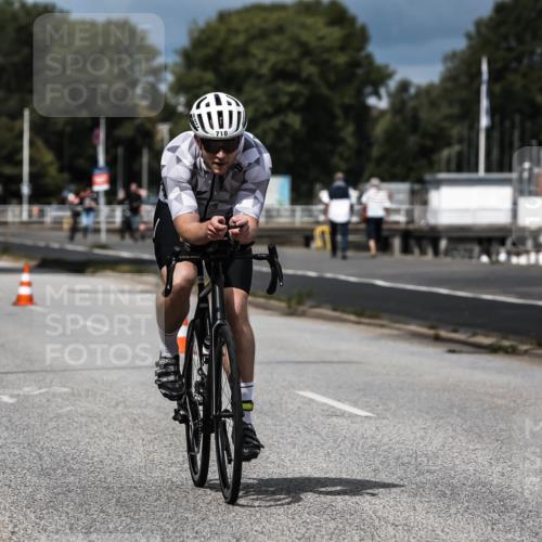 16.08.2026 - KN Förde Triathlon 2026 H.Heesch http://msf.ph/oto/9982032 16.08.2026 12:52:50 Radfahren 504, 546, 562, 580, 705, 710 meine-sportfotos.de