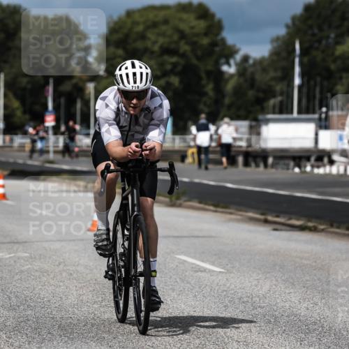 16.08.2026 - KN Förde Triathlon 2026 H.Heesch http://msf.ph/oto/9982033 16.08.2026 12:52:50 Radfahren 504, 546, 562, 580, 705, 710 meine-sportfotos.de