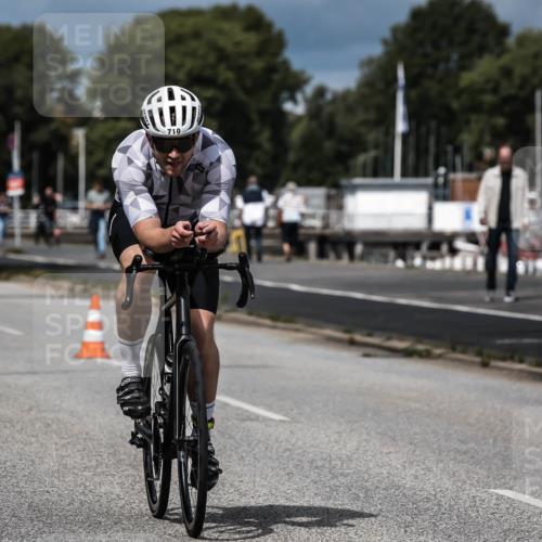 16.08.2026 - KN Förde Triathlon 2026 H.Heesch http://msf.ph/oto/9982035 16.08.2026 12:52:50 Radfahren 504, 546, 562, 580, 705, 710 meine-sportfotos.de