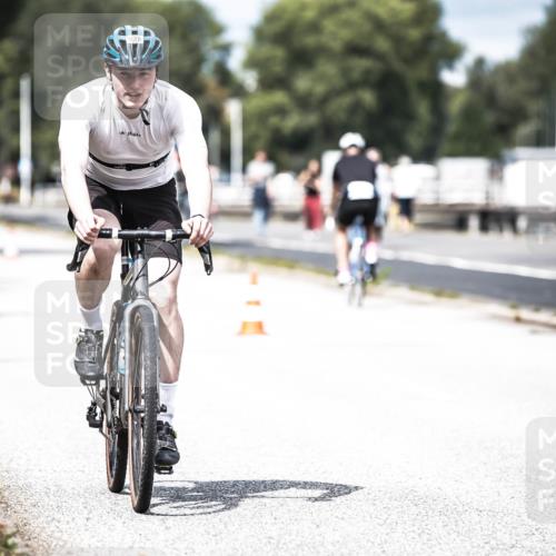 16.08.2026 - KN Förde Triathlon 2026 H.Heesch http://msf.ph/oto/9982049 16.08.2026 12:52:57 Radfahren 538, 548, 562, 580, 705 meine-sportfotos.de