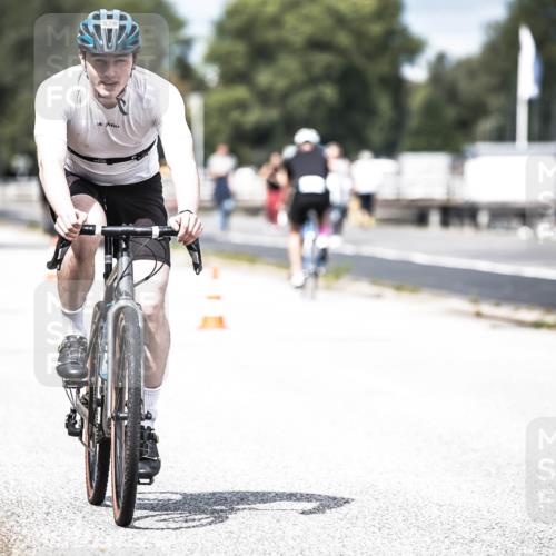 16.08.2026 - KN Förde Triathlon 2026 H.Heesch http://msf.ph/oto/9982051 16.08.2026 12:52:57 Radfahren 538, 548, 562, 580, 705 meine-sportfotos.de