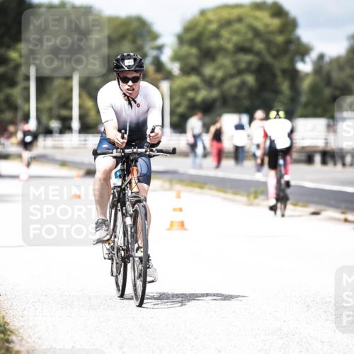 16.08.2026 - KN Förde Triathlon 2026 H.Heesch http://msf.ph/oto/9982063 16.08.2026 12:52:59 Radfahren 502, 538, 548, 587 meine-sportfotos.de