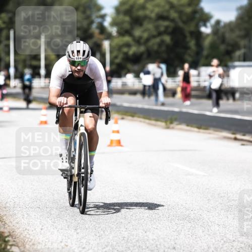 16.08.2026 - KN Förde Triathlon 2026 H.Heesch http://msf.ph/oto/9982085 16.08.2026 12:53:06 Radfahren 502, 535, 559, 587, 701, 733 meine-sportfotos.de