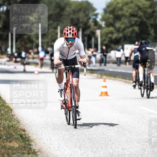 16.08.2026 - KN Förde Triathlon 2026 H.Heesch http://msf.ph/oto/9982099 16.08.2026 12:53:10 Radfahren 561, 701 meine-sportfotos.de