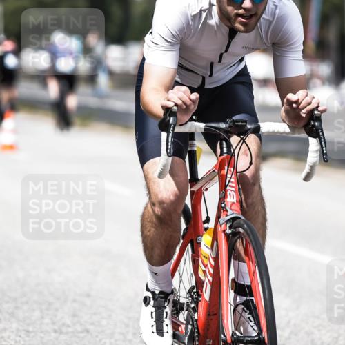 16.08.2026 - KN Förde Triathlon 2026 H.Heesch http://msf.ph/oto/9982122 16.08.2026 12:53:11 Radfahren 561, 701 meine-sportfotos.de