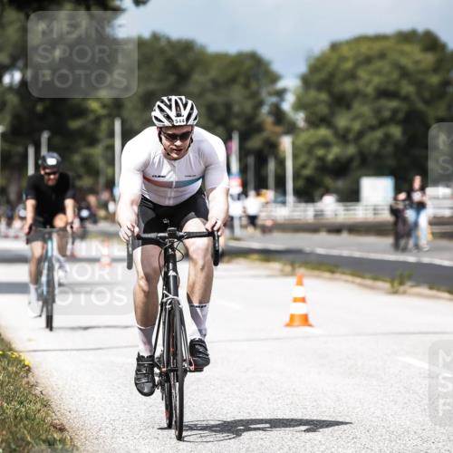 16.08.2026 - KN Förde Triathlon 2026 H.Heesch http://msf.ph/oto/9982163 16.08.2026 12:53:33 Radfahren 544, 575 meine-sportfotos.de