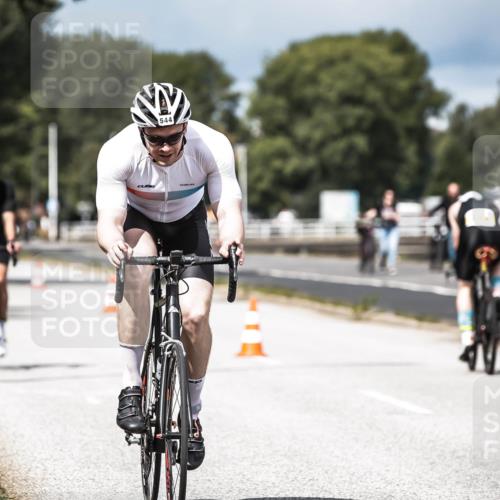 16.08.2026 - KN Förde Triathlon 2026 H.Heesch http://msf.ph/oto/9982169 16.08.2026 12:53:34 Radfahren 544, 575 meine-sportfotos.de