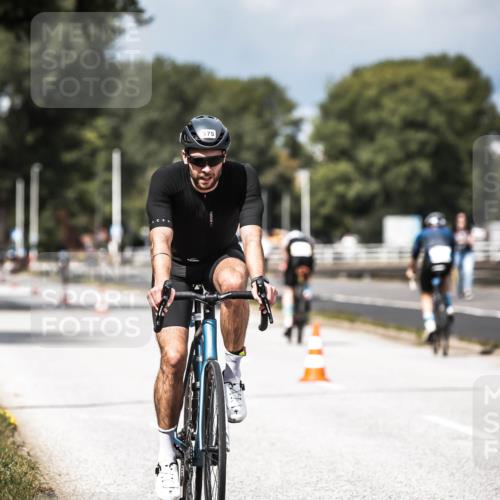 16.08.2026 - KN Förde Triathlon 2026 H.Heesch http://msf.ph/oto/9982180 16.08.2026 12:53:36 Radfahren 544, 575 meine-sportfotos.de
