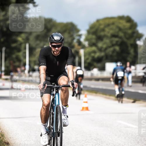 16.08.2026 - KN Förde Triathlon 2026 H.Heesch http://msf.ph/oto/9982181 16.08.2026 12:53:36 Radfahren 544, 575 meine-sportfotos.de