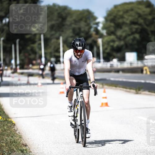 16.08.2026 - KN Förde Triathlon 2026 H.Heesch http://msf.ph/oto/9982200 16.08.2026 12:54:01 Radfahren 512, 549, 557, 571 meine-sportfotos.de