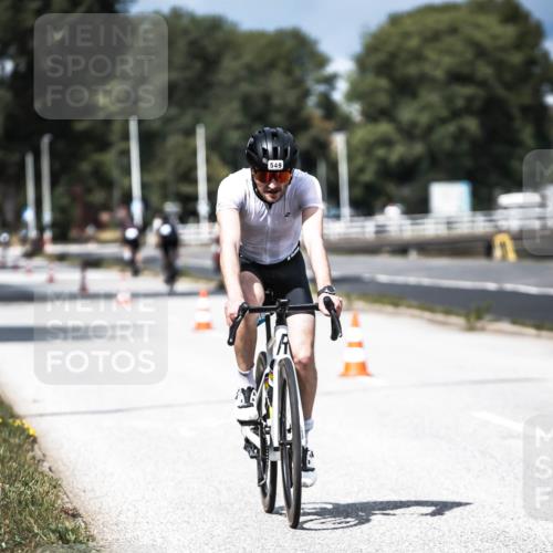 16.08.2026 - KN Förde Triathlon 2026 H.Heesch http://msf.ph/oto/9982201 16.08.2026 12:54:01 Radfahren 512, 549, 557, 571 meine-sportfotos.de