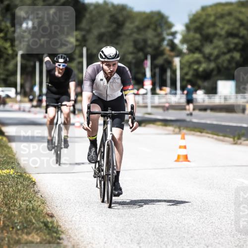 16.08.2026 - KN Förde Triathlon 2026 H.Heesch http://msf.ph/oto/9982270 16.08.2026 12:54:15 Radfahren 550, 703 meine-sportfotos.de