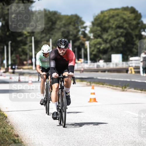 16.08.2026 - KN Förde Triathlon 2026 H.Heesch http://msf.ph/oto/9982301 16.08.2026 12:54:32 Radfahren 518, 539, 591, 702, 707 meine-sportfotos.de