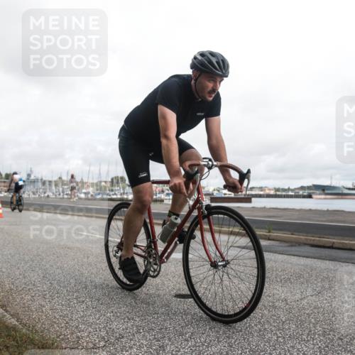16.08.2026 - KN Förde Triathlon 2026 H.Heesch http://msf.ph/oto/9982379 16.08.2026 11:32:19 Radfahren 342, 364, 394, 400 meine-sportfotos.de