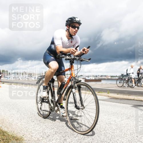 16.08.2026 - KN Förde Triathlon 2026 H.Heesch http://msf.ph/oto/9982736 16.08.2026 12:53:01 Radfahren 502, 535, 548, 559, 587, 733 meine-sportfotos.de