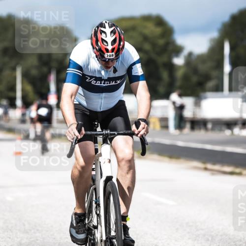 16.08.2026 - KN Förde Triathlon 2026 H.Heesch http://msf.ph/oto/9983547 16.08.2026 12:54:47 Radfahren 532, 566, 708 meine-sportfotos.de