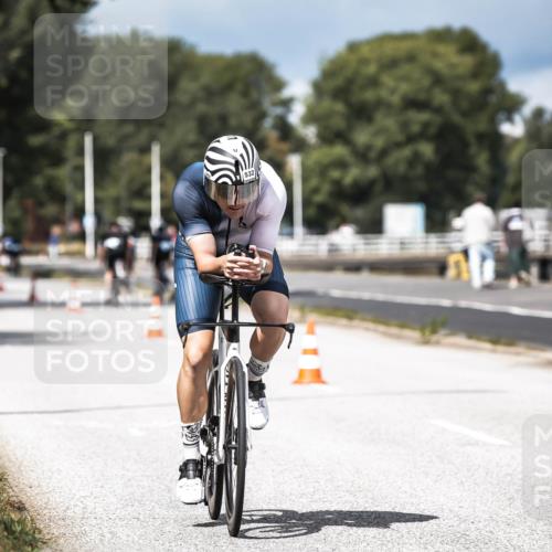 16.08.2026 - KN Förde Triathlon 2026 H.Heesch http://msf.ph/oto/9983557 16.08.2026 12:54:50 Radfahren 532, 566, 708 meine-sportfotos.de