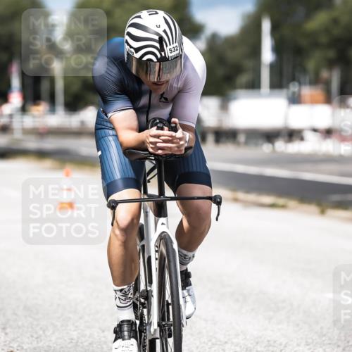 16.08.2026 - KN Förde Triathlon 2026 H.Heesch http://msf.ph/oto/9983569 16.08.2026 12:54:50 Radfahren 532, 566, 708 meine-sportfotos.de