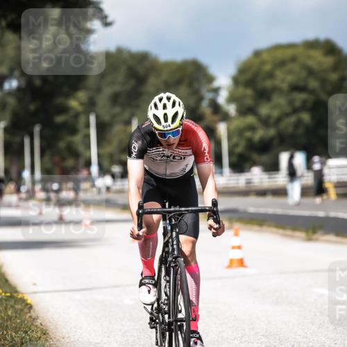 16.08.2026 - KN Förde Triathlon 2026 H.Heesch http://msf.ph/oto/9983579 16.08.2026 12:54:57 Radfahren 504, 565, 721 meine-sportfotos.de