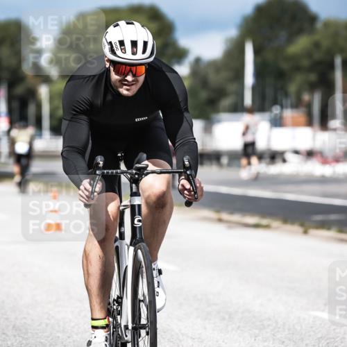 16.08.2026 - KN Förde Triathlon 2026 H.Heesch http://msf.ph/oto/9983619 16.08.2026 12:55:06 Radfahren 196, 523, 555, 586, 733 meine-sportfotos.de