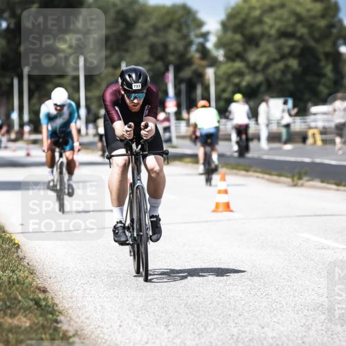 16.08.2026 - KN Förde Triathlon 2026 H.Heesch http://msf.ph/oto/9983629 16.08.2026 12:55:10 Radfahren 523, 705, 733 meine-sportfotos.de