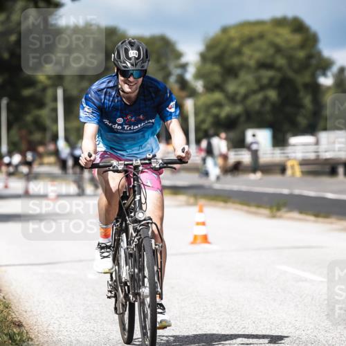 16.08.2026 - KN Förde Triathlon 2026 H.Heesch http://msf.ph/oto/9983753 16.08.2026 12:55:30 Radfahren 526, 580, 719, 720 meine-sportfotos.de