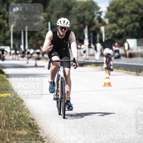 16.08.2026 - KN Förde Triathlon 2026 H.Heesch http://msf.ph/oto/9983767 16.08.2026 12:55:35 Radfahren 526, 535 meine-sportfotos.de