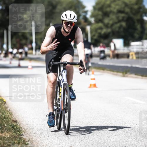 16.08.2026 - KN Förde Triathlon 2026 H.Heesch http://msf.ph/oto/9983774 16.08.2026 12:55:35 Radfahren 526, 535 meine-sportfotos.de