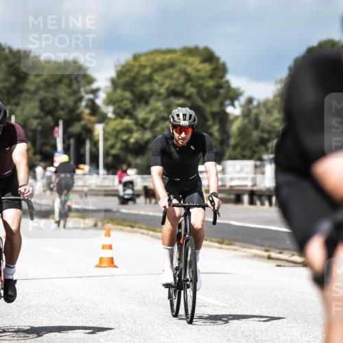 16.08.2026 - KN Förde Triathlon 2026 H.Heesch http://msf.ph/oto/9983871 16.08.2026 12:56:12 Radfahren 512, 567, 573, 585 meine-sportfotos.de