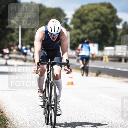 16.08.2026 - KN Förde Triathlon 2026 H.Heesch http://msf.ph/oto/9983956 16.08.2026 12:56:41 Radfahren 518, 521, 545, 718, 723 meine-sportfotos.de