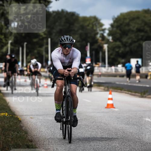 16.08.2026 - KN Förde Triathlon 2026 H.Heesch http://msf.ph/oto/9984081 16.08.2026 12:57:21 Radfahren 196, 501, 507, 514, 566 meine-sportfotos.de