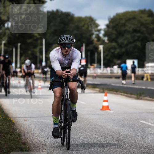 16.08.2026 - KN Förde Triathlon 2026 H.Heesch http://msf.ph/oto/9984083 16.08.2026 12:57:21 Radfahren 196, 501, 507, 514, 566 meine-sportfotos.de