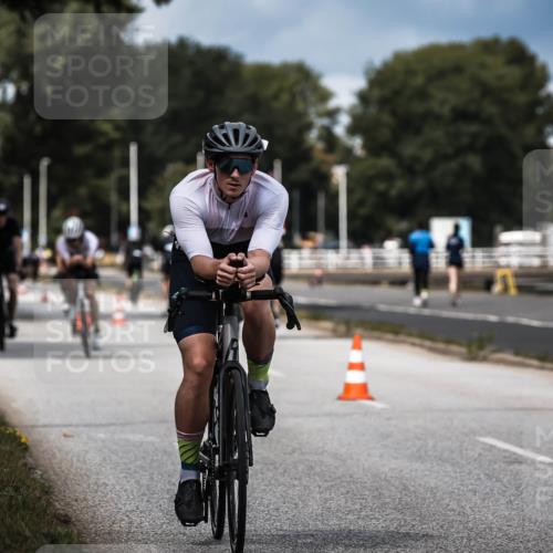 16.08.2026 - KN Förde Triathlon 2026 H.Heesch http://msf.ph/oto/9984085 16.08.2026 12:57:21 Radfahren 196, 501, 507, 514, 566 meine-sportfotos.de