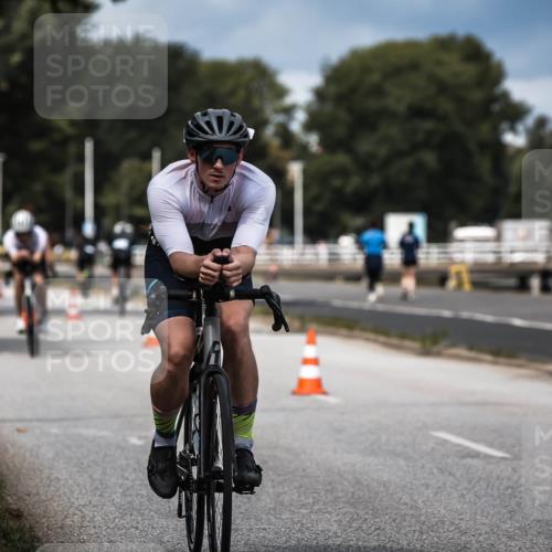 16.08.2026 - KN Förde Triathlon 2026 H.Heesch http://msf.ph/oto/9984088 16.08.2026 12:57:21 Radfahren 196, 501, 507, 514, 566 meine-sportfotos.de