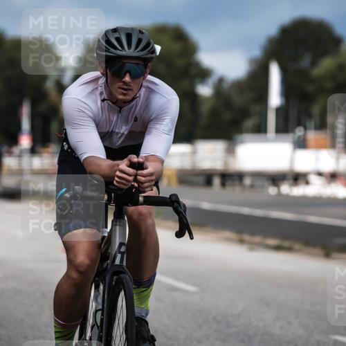 16.08.2026 - KN Förde Triathlon 2026 H.Heesch http://msf.ph/oto/9984100 16.08.2026 12:57:22 Radfahren 196, 501, 507, 514, 520, 565, 566 meine-sportfotos.de