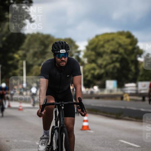 16.08.2026 - KN Förde Triathlon 2026 H.Heesch http://msf.ph/oto/9984180 16.08.2026 12:57:40 Radfahren 576, 586, 711 meine-sportfotos.de