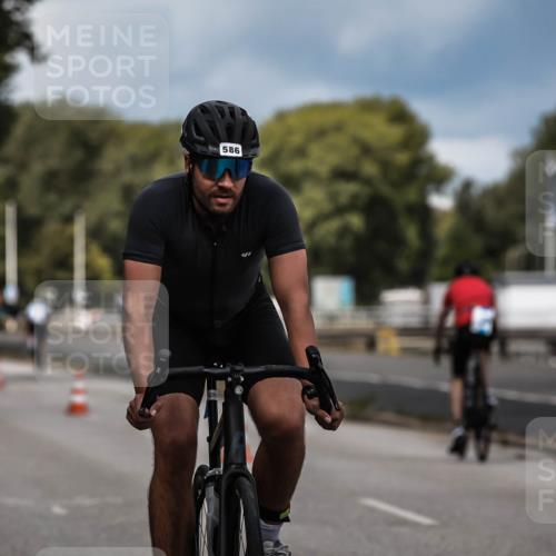 16.08.2026 - KN Förde Triathlon 2026 H.Heesch http://msf.ph/oto/9984185 16.08.2026 12:57:40 Radfahren 576, 586, 711 meine-sportfotos.de