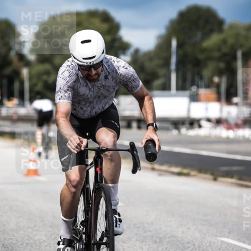 16.08.2026 - KN Förde Triathlon 2026 H.Heesch http://msf.ph/oto/9984241 16.08.2026 12:57:55 Radfahren 510, 525, 542, 589, 602 meine-sportfotos.de