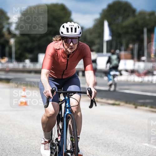 16.08.2026 - KN Förde Triathlon 2026 H.Heesch http://msf.ph/oto/9984340 16.08.2026 12:58:19 Radfahren 524, 551, 590, 594, 597, 607, 709, 743 meine-sportfotos.de