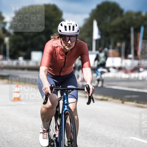 16.08.2026 - KN Förde Triathlon 2026 H.Heesch http://msf.ph/oto/9984341 16.08.2026 12:58:19 Radfahren 524, 551, 590, 594, 597, 607, 709, 743 meine-sportfotos.de