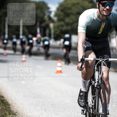 16.08.2026 - KN Förde Triathlon 2026 H.Heesch http://msf.ph/oto/9984373 16.08.2026 12:58:30 Radfahren 547, 572, 596, 600, 716 meine-sportfotos.de
