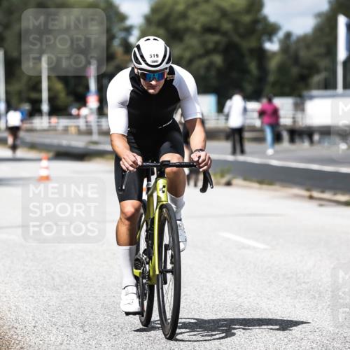 16.08.2026 - KN Förde Triathlon 2026 H.Heesch http://msf.ph/oto/9984611 16.08.2026 12:59:27 Radfahren 519, 541, 710 meine-sportfotos.de