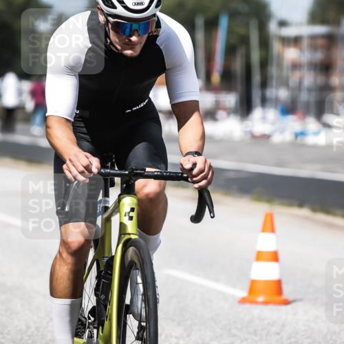 16.08.2026 - KN Förde Triathlon 2026 H.Heesch http://msf.ph/oto/9984623 16.08.2026 12:59:27 Radfahren 519, 541, 710 meine-sportfotos.de