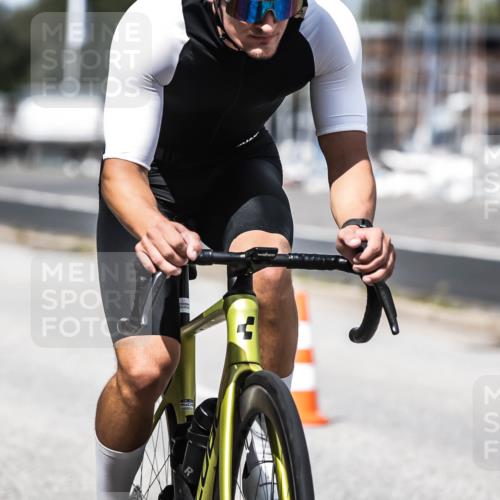 16.08.2026 - KN Förde Triathlon 2026 H.Heesch http://msf.ph/oto/9984626 16.08.2026 12:59:28 Radfahren 519, 541, 710 meine-sportfotos.de