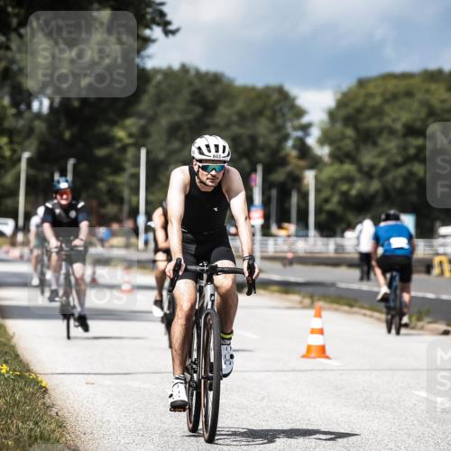 16.08.2026 - KN Förde Triathlon 2026 H.Heesch http://msf.ph/oto/9984678 16.08.2026 12:59:50 Radfahren 506, 510, 581, 599, 603 meine-sportfotos.de