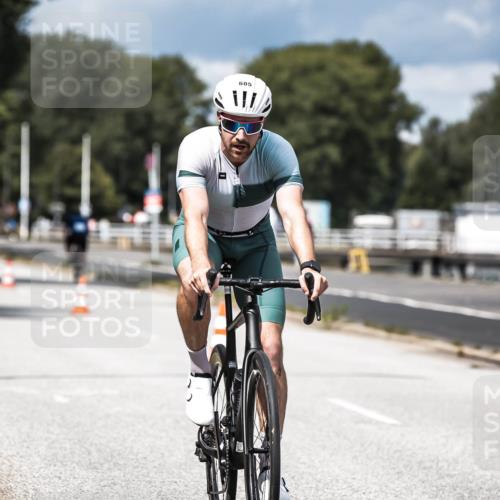 16.08.2026 - KN Förde Triathlon 2026 H.Heesch http://msf.ph/oto/9984731 16.08.2026 12:59:55 Radfahren 510, 553, 558, 581, 599, 605, 738 meine-sportfotos.de
